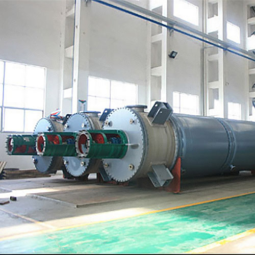 Cum poate un evaporator industrial de film șters cu lame centrifugale să transforme eficiența, calitatea produsului și economiile de costuri în industriile moderne de prelucrare