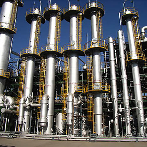 Coloane sau turnuri de distilare a alcoolului etilic industrial